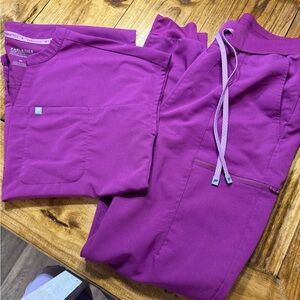 Fabletics Berry Blast scrub set